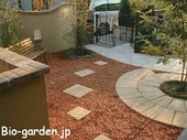 ステップのあるお庭　　　　　　　　【筑後市　Ⅰ邸】